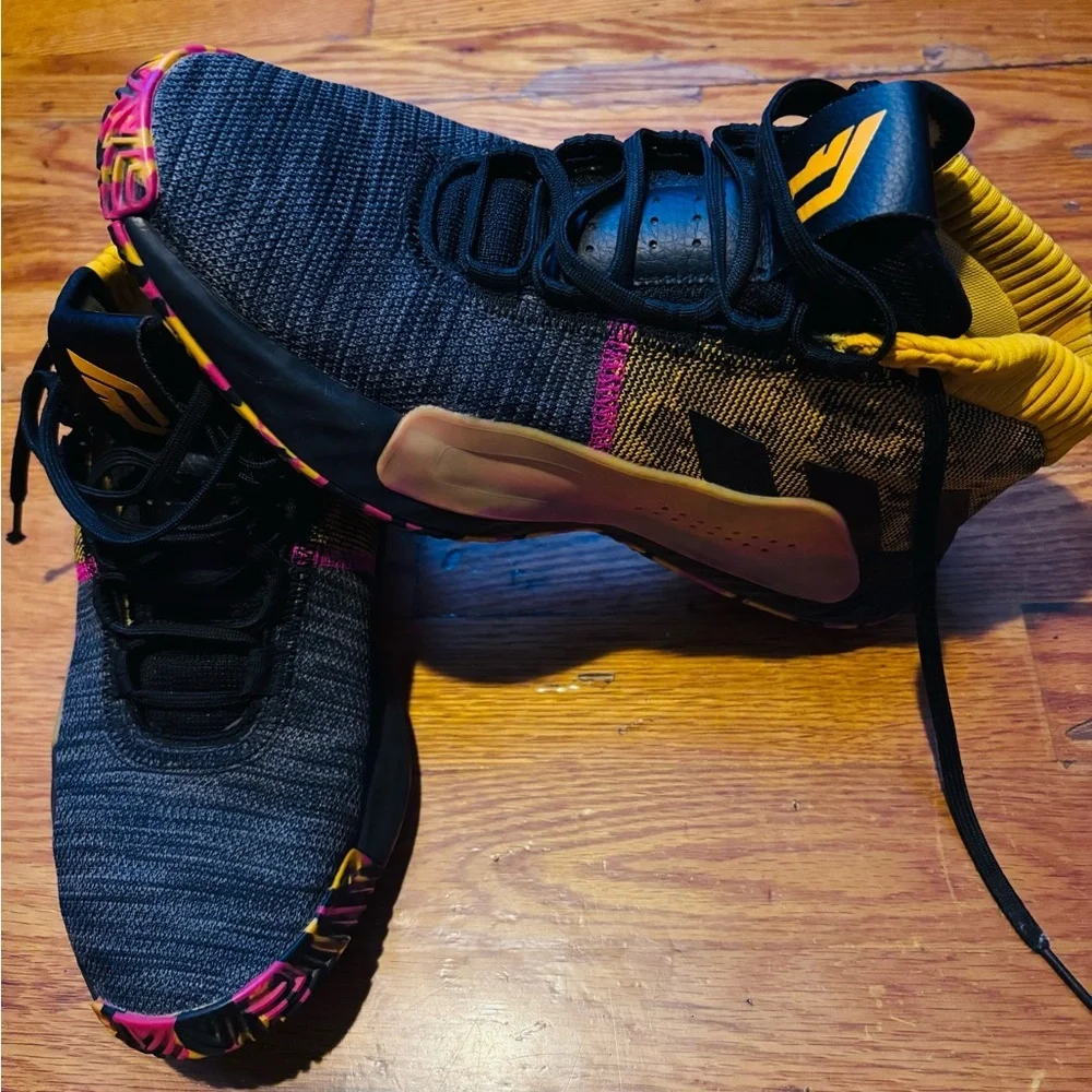 Stylish Black and Yellow Athletic Sneakers